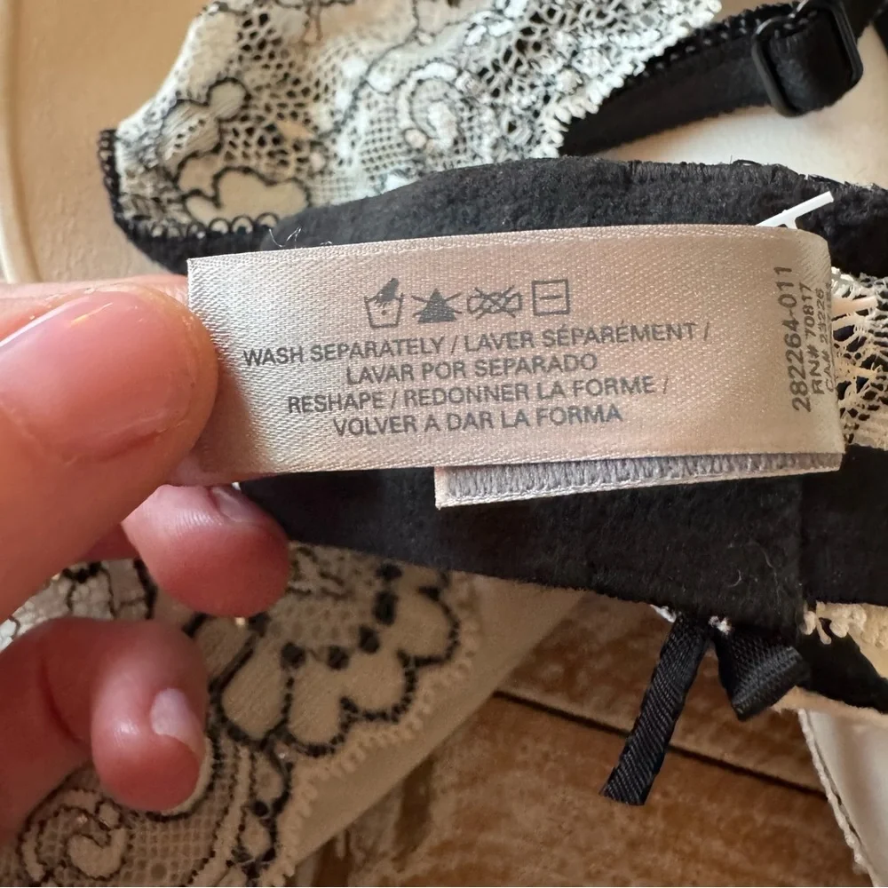 💟 Victoria’s Secret 36C Bra & Large Panty Set💟 - Picture 14 of 14